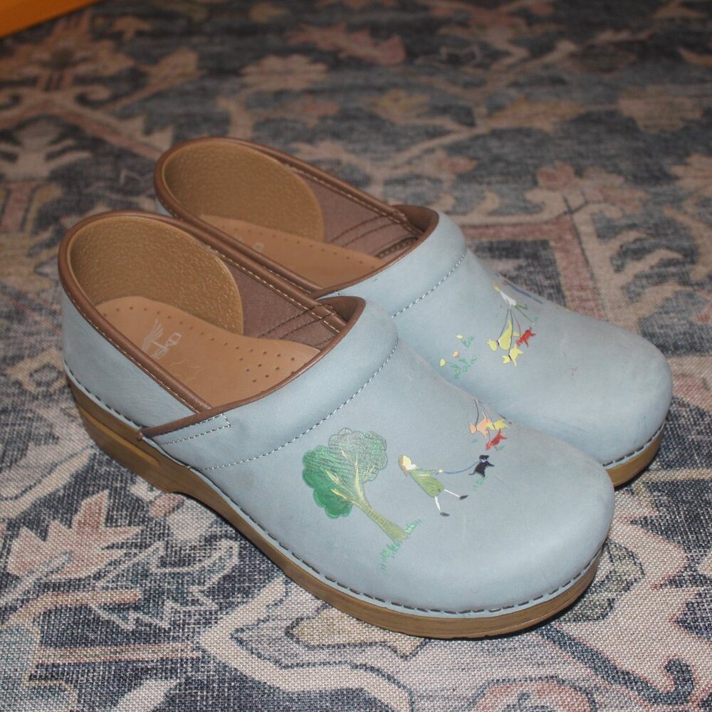 Dansko- size 10 (41) sky blue clogs- So Cute!